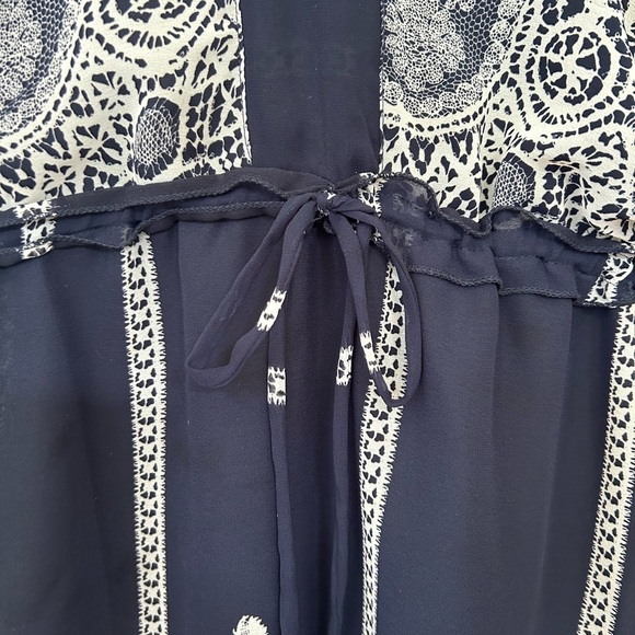 Beautiful summer dress- size small/medium - Picture 2 of 4